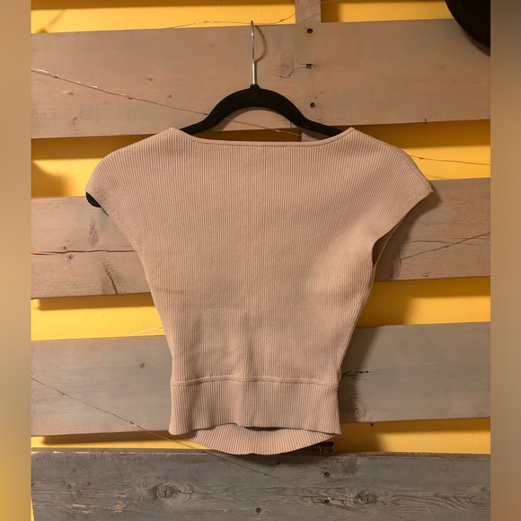 Aritzia~ Wilfred cut out tan top| XSmall - Picture 4 of 4